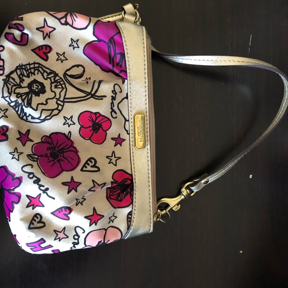 Coach poppy wristlet